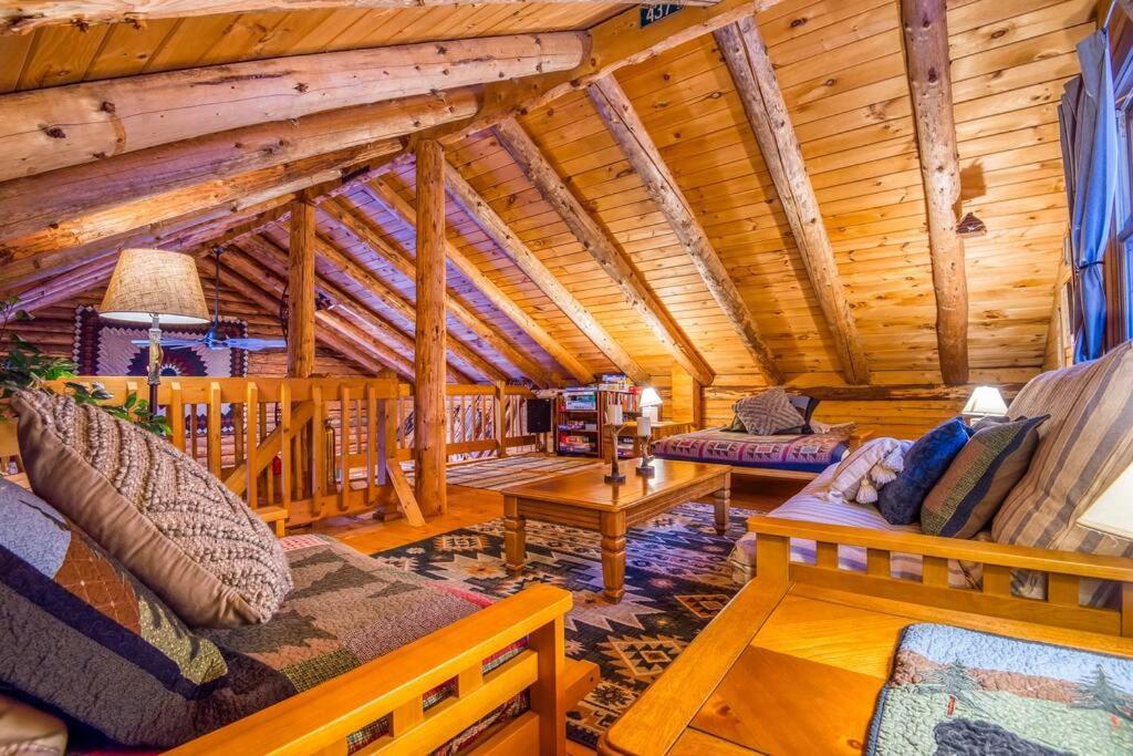 Family-Focused & Pet-Friendly Log Cabin With 4Br 2Ba Sleeps 10 Bethlehem Exterior photo